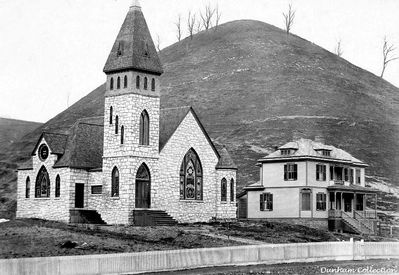 Saltville - Madam russell Methdis Church
MADAM RUSSELL MEMORIAL METHODIST CHURCH  /  SALTVILLE, VA.  /  1904   DUNHAM COLLECTION.  Courtesy of Dn Smith [email]dsmith1043@comcast.net[/email]


 
