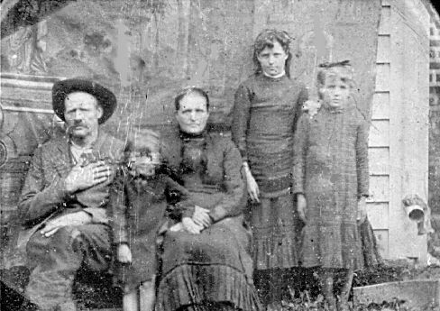 osborneclem.jpg
Photo, Clem Osborne, Betty Osborne, Ellen Shell, Ada McCoy, Mag Elliott, Ca. 1890.  Courtesy of Regina McCoy
