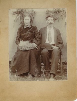 osbornenancydrucilla.jpg
Nancy Drucilla Osborne, daughter of Franklin Leander and Malvina Weiss Osborne, and her husband Arthur Owen.  Courtesy of Eleanor Jo Cox [email]ejcox@naxs.com[/email]
