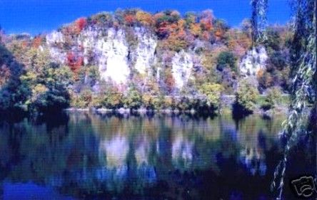 palisaidesofnewriver.jpg
From a late 20th century chrome postcard.
