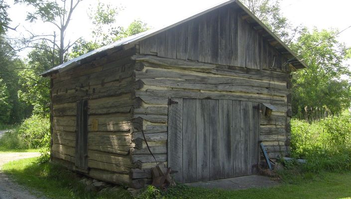 Rocky Hollow - Log Shed
Note the hand hewn and dove-tail construction of this shed.  Photo by Jeff Weaver, June 8, 2007.
