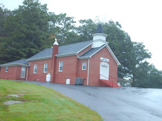 pics 059.jpg
Photo September 13, 2006 by Jeff Weaver.  This church is located on Deep Ford Road.  
