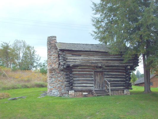 pics 082.jpg
This building is on the grounds of the [url=http://www.craborchardmuseum.com/]Crab Orchard Museum and Pioneer Park[/url].  Photo September 20, 2006 by Jeff Weaver.
