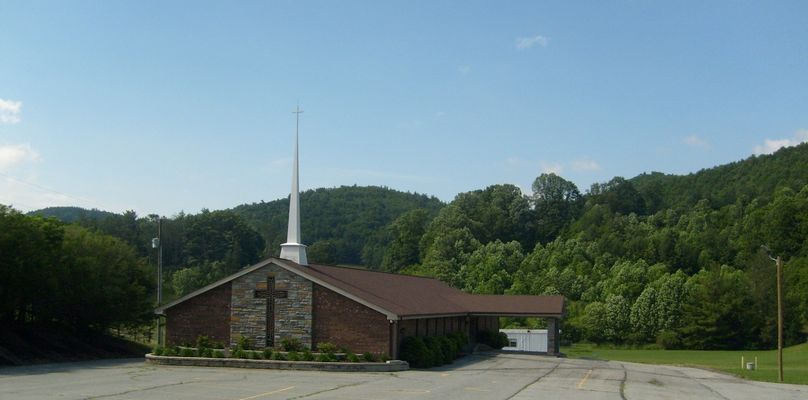 Deep Gap - Trinity Baptist Church
Photo June 20, 2007 by Jeff Weaver.  [url=http://www.here4life.org/]Trinity's website may be found here.[/url]
