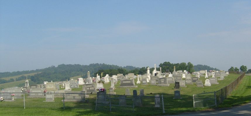 Twin Oaks - Shiloh Methodist Church Cemetery
This is a large, well tended cemetery.  The grave spacing is generous.  Photo by Jeff Weaver, Jun 26, 2007.
