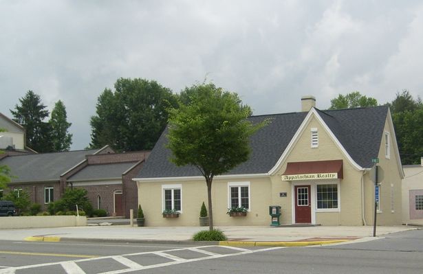 Marion - Appalachian Realty Company
This building was once a service station and is a good example of adaptive reuse.  It is located on Main Street in Marion, next to the court house.  Photo June 30, 2007 by Jeff Weaver.
