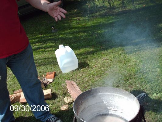 pics 181.jpg
This photo shows salt-making 1860 style.  Jim Boardwine was kind enough to do this demonstration for this event, September 30, 2006.
