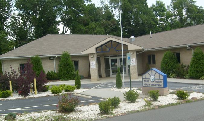 Jefferson - Ashe County Health Department
Photo July 8, 2007 by Jeff Weaver.
