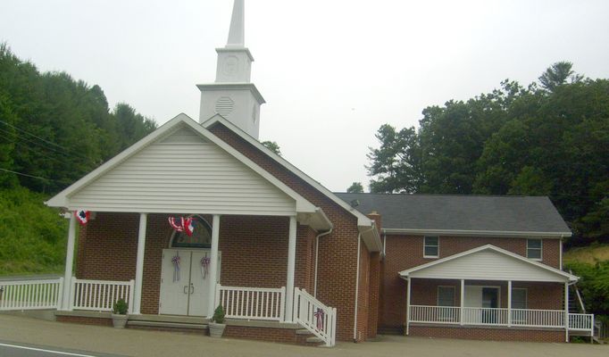 West Jefferson - North Beaver Baptist Church
Photo July 11, 2007 by Jeff Weaver.
