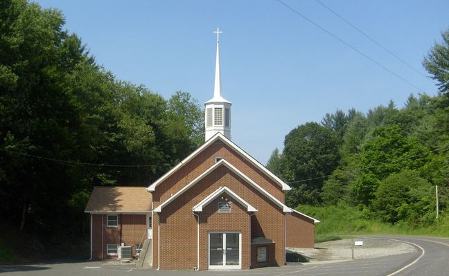 Weaver's Ford - New River Baptist Church
This congregation was established in 1885.  This building dates from the 1950s, and this photo was taken July 18, 2007 by Jeff Weaver.
