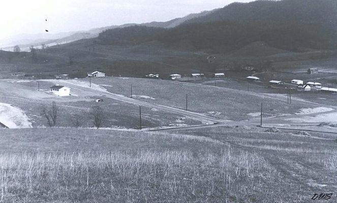 pleasanthgts366.jpg
This photo by Don Smith was taken in March 1966.  It shows the Pleasant Heights subdivision in its infancy.  [email]dsmith1043@comcast.net[/email].
