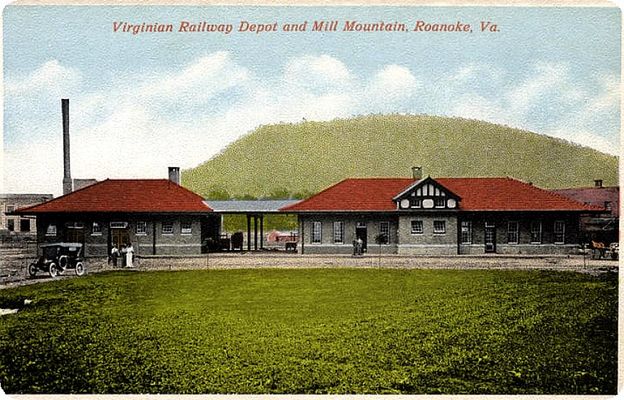 roanokedepot1915.jpg
This postcard was created about 1915.
