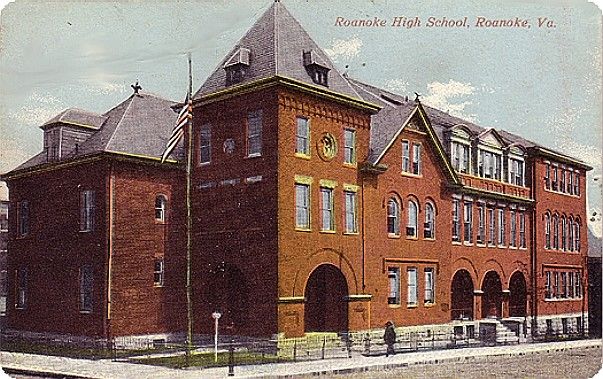 roanokehs1910.jpg
This is from a 1910 postcard.
