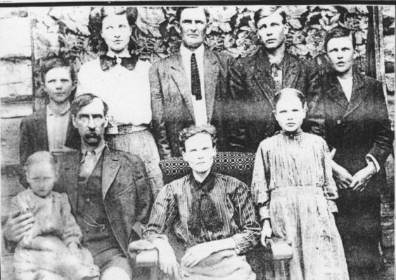 robertsjamespryor.jpg
Front, Left to right.  Goldie Roberts, James Pryor Roberts (son of William Johnson Roberts and Martha Charlotte Phipps), Rose Roberts, Bonnie.  Back (left to right), Austin, Golar Testerman, ____ Testerman, Emory and Conrad Roberts.
