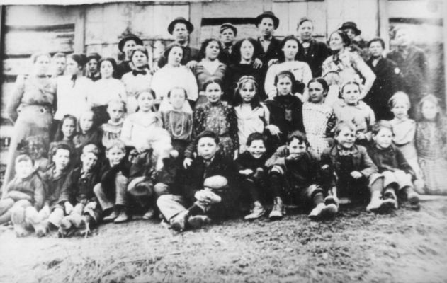 Rocky Hollow School 1910
Courtesy of Dean Adams, Chilhowie, VA.
