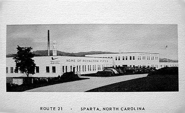 Sparta - Royalton Pipes
Royalton Pipes, shown here in a circa 1940 postcard was the precursor of Dr. Grabow pipes.
