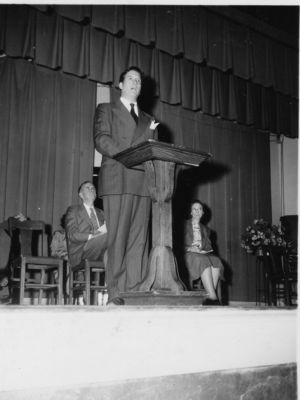 salt34.jpg
Mover and shaker behind the Barter theater in Abingdon.  This photo shows him speaking at the Saltville High School.  Photo courtesy of Roger Allison [email]shakerhoo@aol.com[/email]
