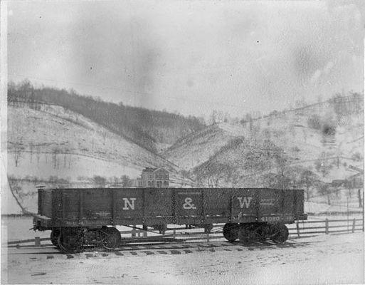 saltvillerailcar.jpg
This photo dates from the mid-20th century.
