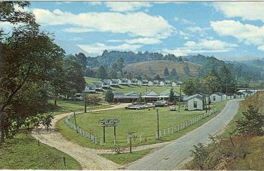 shatleysprings.jpg
This is from a 1950s postcard and shows the famous restaurant and some of the cabins there.
