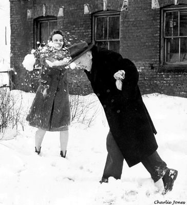 snowballfight1940.jpg
SNOWBALL FIGHT / MARGARET DIGGS VS. DOUG SHANNON / MATHIESON CHEMICALS / CIRCA 1940.  Courtesy of Don Smith[email]dsmith1043@comcast.net[/email]

 
