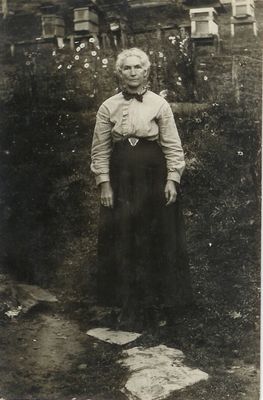 spencermalissa.jpg
Malissa, or Lissie, Spencer (Porter), the oldest child of William and Alie Weaver Spencer.
Courtesy of Eleanor Jo Cox [email]ejcox@naxs.com[/email]
