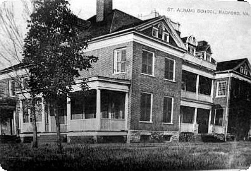 Radford - St. Albans School
This postcard is from the first 1/3 of the 20ths century, probably from the 1920s.
