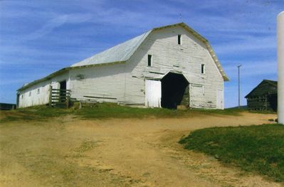 Elk Creek - Sutherland Barn
Photo March 21, 2008 by Jeff Weaver and David Arnold.
