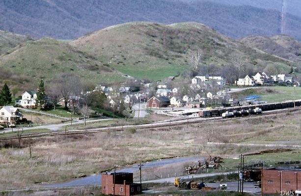 upperwellfields41973.jpg
This April 1073 photo by Don Smith [email]dsmith1043@comcast.net[/email] shows the Upper Well Fields and West Main Street in April 1973.
