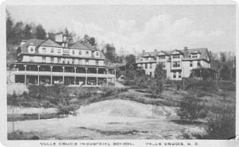 vallecrucisschool.jpg
This is the Episcopal Church Mission School at Valle Crucis circa 1910.
