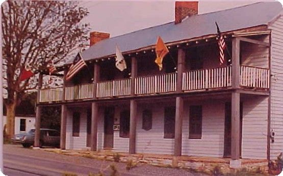 valleypikeinn.jpg
From 1960s postcard.
