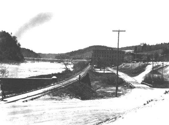 washingtonmills.jpg
This is from a circa 1920 photograph.
