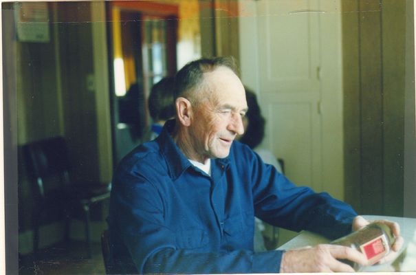 Weaver, Kyle
Kyle Weaver, shown here at his home in Oxford, PA, was a native of Helton, Ashe County, NC.  He was the son of Martin Luther Weaver and Ollie Kilby.  Photo by Jeff Weaver, December 1989.
