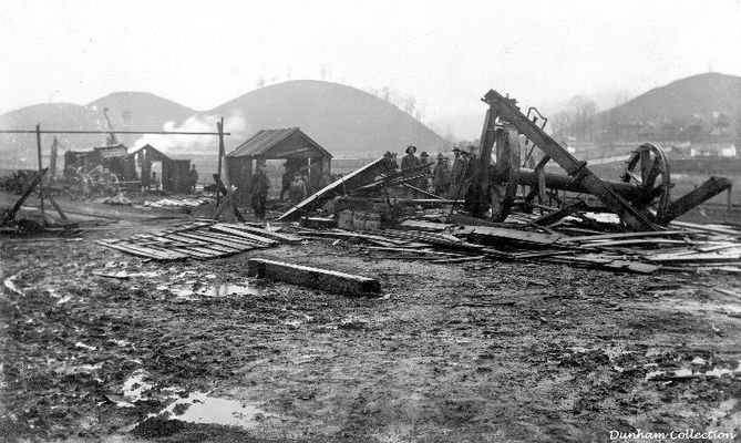 wellfieldscrew1915.jpg
WELL FIELDS WORK CREW / SALTVILLE, VA. / CIRCA 1915.  Courtesy of Don Smith [email]dsmith1043@comcast.net[/email]
 
