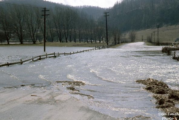 wellfieldsflood.jpg
FLOOD OF MARCH 1963 RAISED THE WATER LEVEL IN THE WELL FIELDS. THE PICTURE WAS MADE WHERE LAKE DRIVE INTERSECTS WITH PALMER LOOKING SOUTH. 
 
IN 1963, THERE WAS A SMALL POND TO THE LEFT OF PALMER AVENUE WHERE THE SOFTBALL FIELD NOW SITS. AS YOU CAN SEE, PALMER WAS IMPASSABLE AND FOR A FEW DAYS THE PONDS WERE QUITE LARGE.  Courtesy of Don Smith [email]dsmith1043@comcast.net[/email]
 

