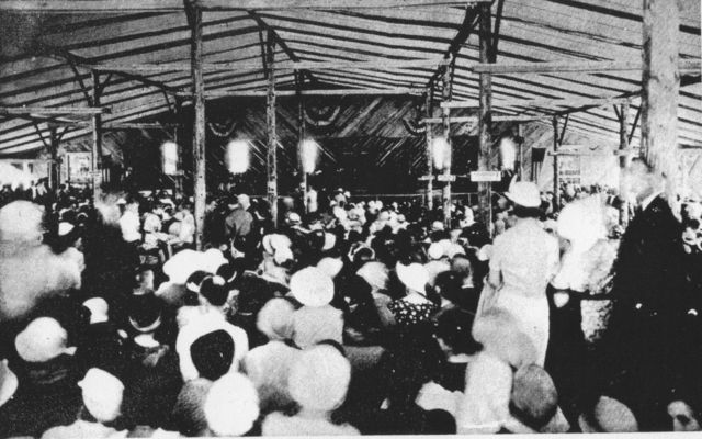 whitetopfestival1933a.jpg
This photo shows some of the estimated 20,000 visitors to this event.
