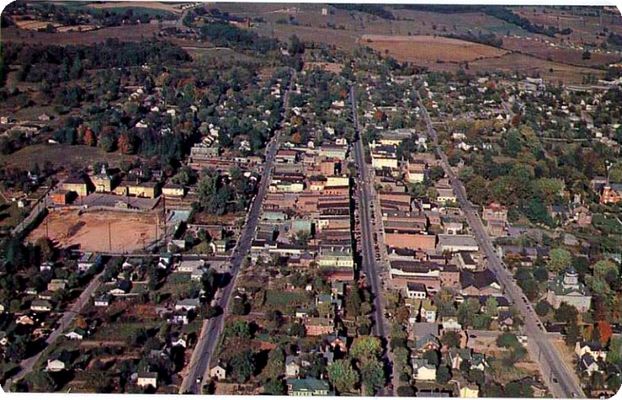 wythevilleair1955.jpg
This is a 1955 postcard view.
