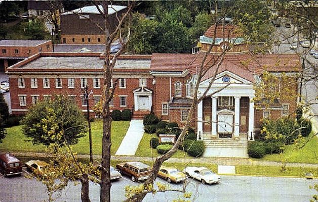 Wytheville - Frist Baptist Church
From a 1980s era postcard.
