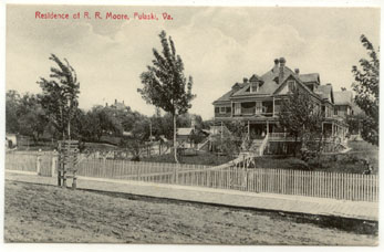 pulaskimoorehome.jpg
This photo postcard was created circa. 1910.
