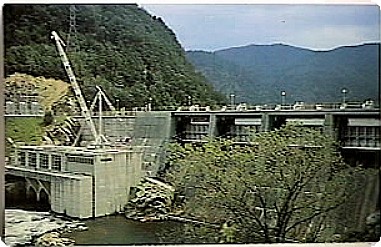 wilburdam.jpg
This 1950s postcard shows the Wilbur Dam under construction.
